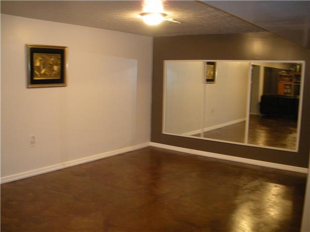 360 Paddock Road Greenwood, IN 46142 - Photo 18 of 20 Gallery Image 18