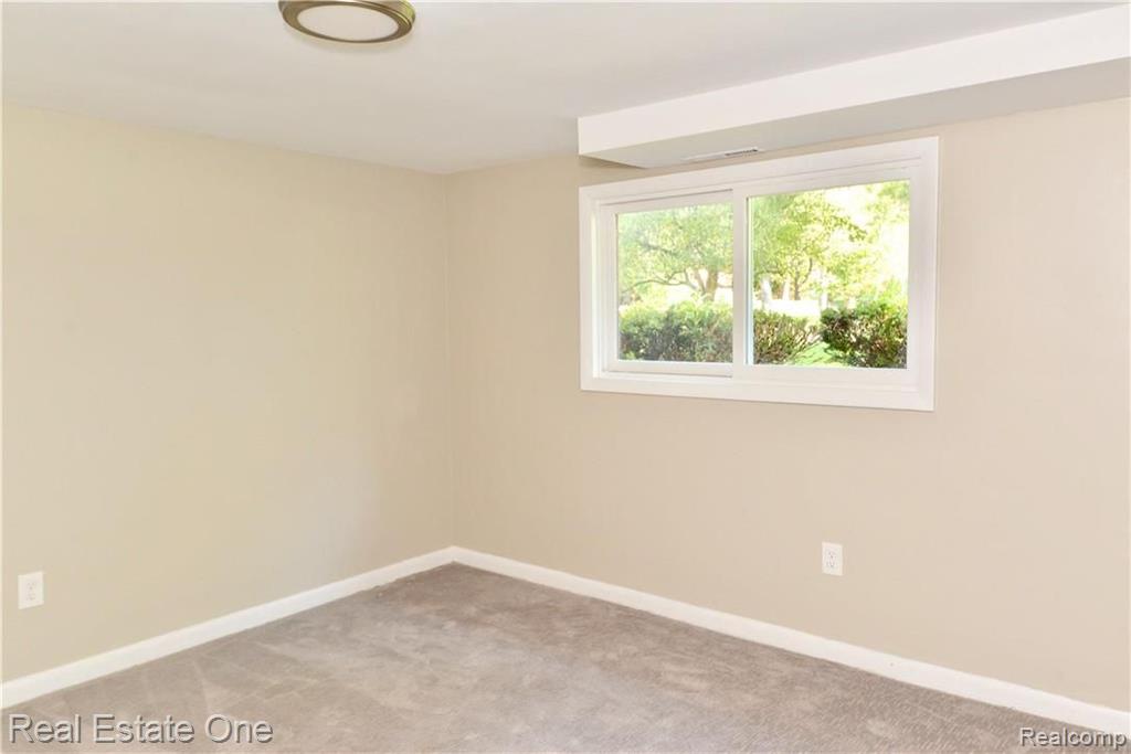 338 Randolph Road Rochester Hills, MI 48309 - Photo 19 of 26