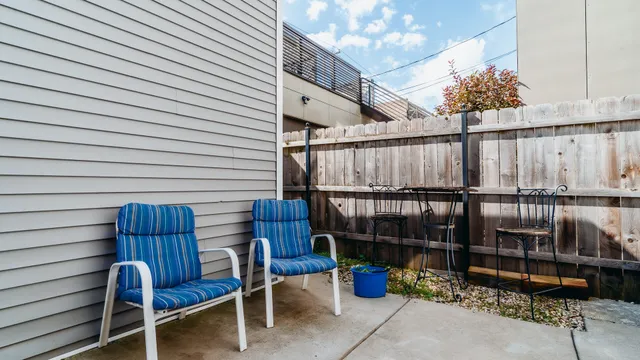 $2,750 | 2927 West Lyndale Street, Unit 1, Chicago, IL 60647