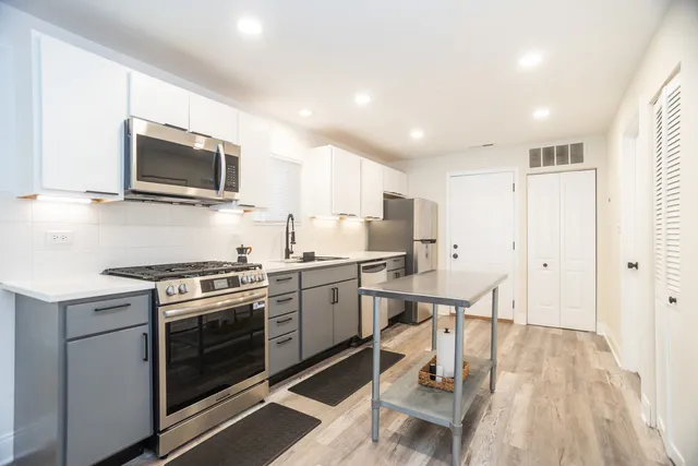 $2,750 | 2927 West Lyndale Street, Unit 1, Chicago, IL 60647