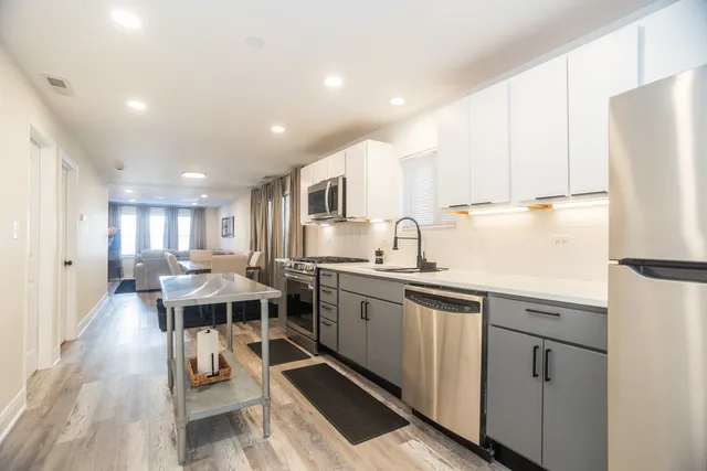 $2,750 | 2927 West Lyndale Street, Unit 1, Chicago, IL 60647