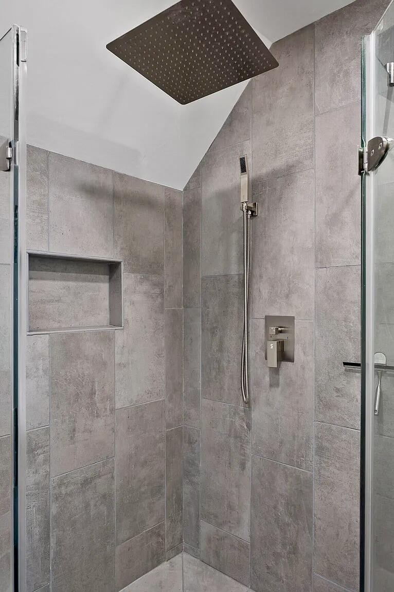 467 Wisley Way Ringgold, GA 30736 - Photo 25 of 40 a bathroom with a shower