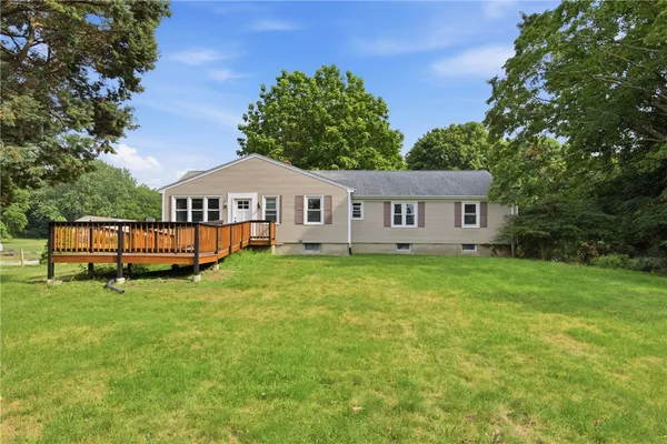$750,000 | 3 Wabasso Terrace, Middletown, RI 02842