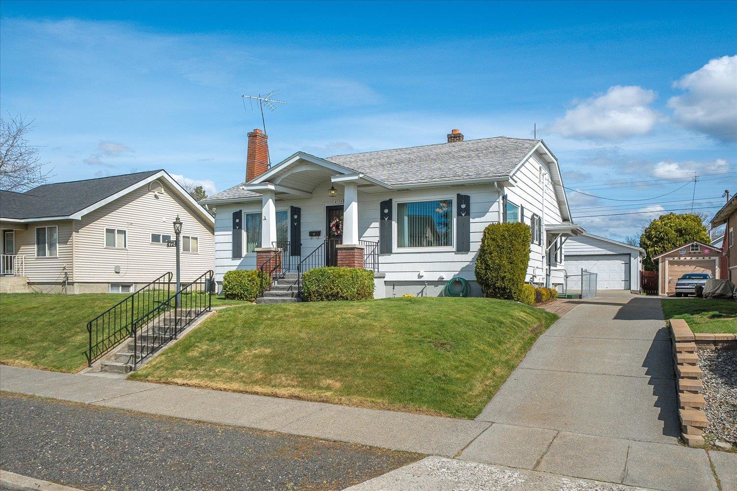 4724 North Post Street Spokane, WA 99205 - Photo 2 of 41