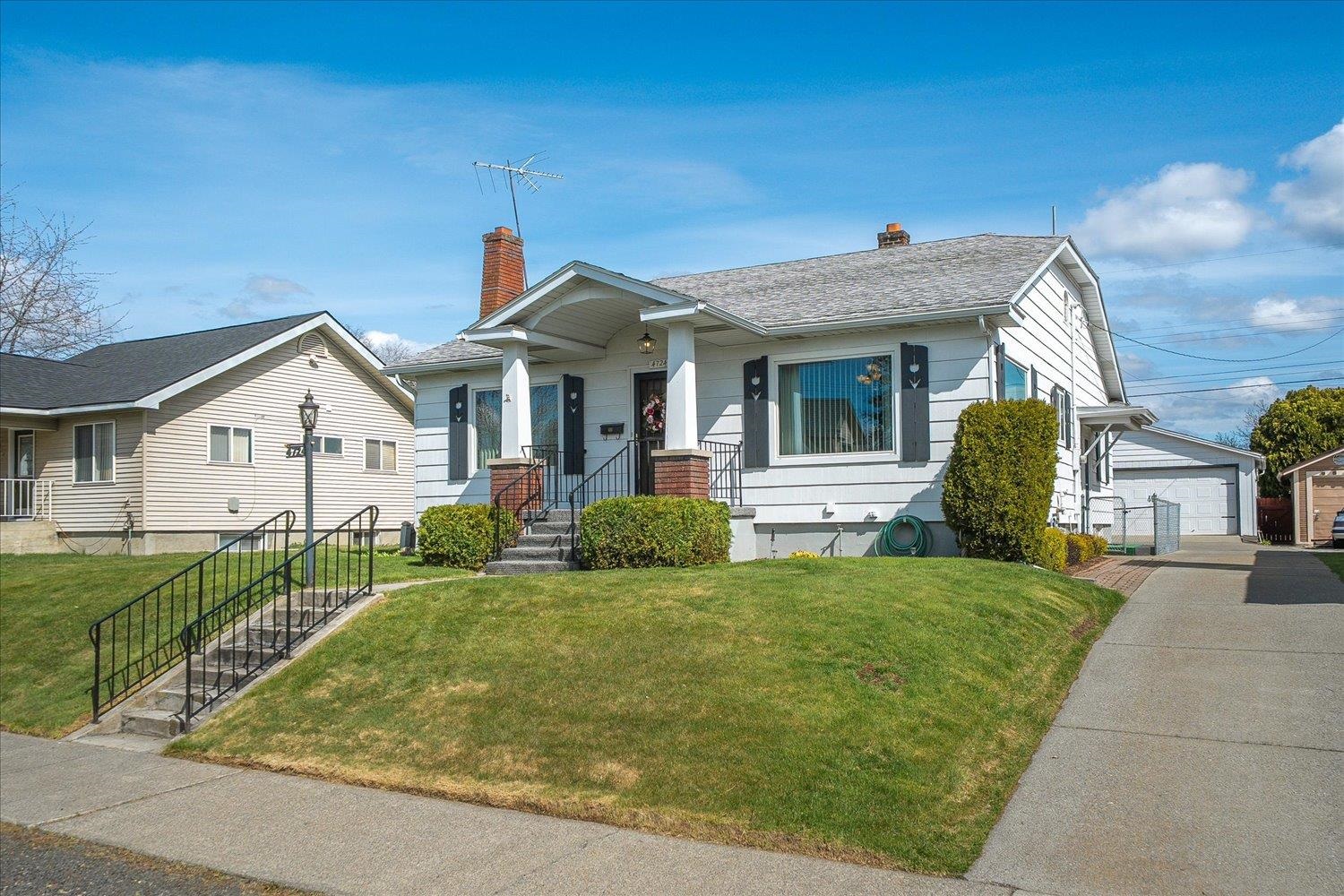 4724 North Post Street Spokane, WA 99205 - Photo 3 of 41