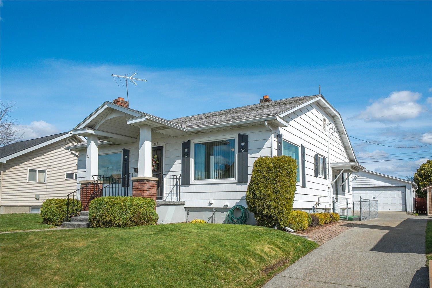 4724 North Post Street Spokane, WA 99205 - Photo 4 of 41