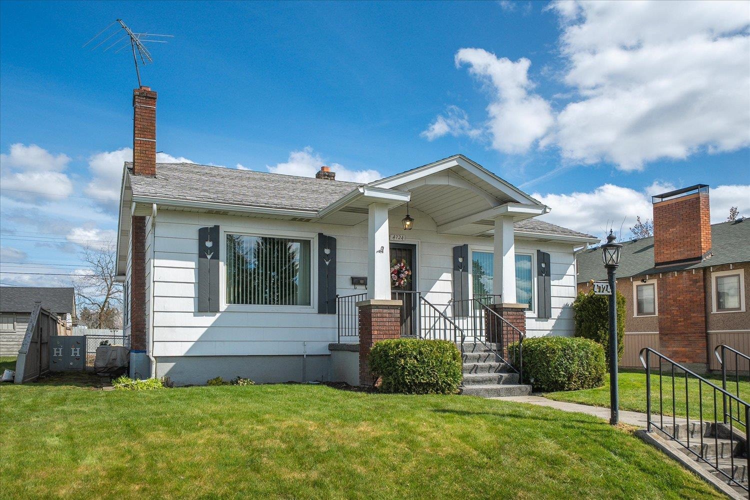 4724 North Post Street Spokane, WA 99205 - Photo 6 of 41