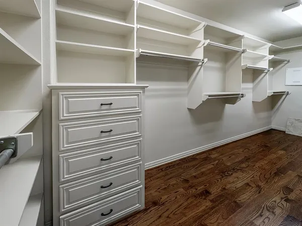 a view of walk in closet