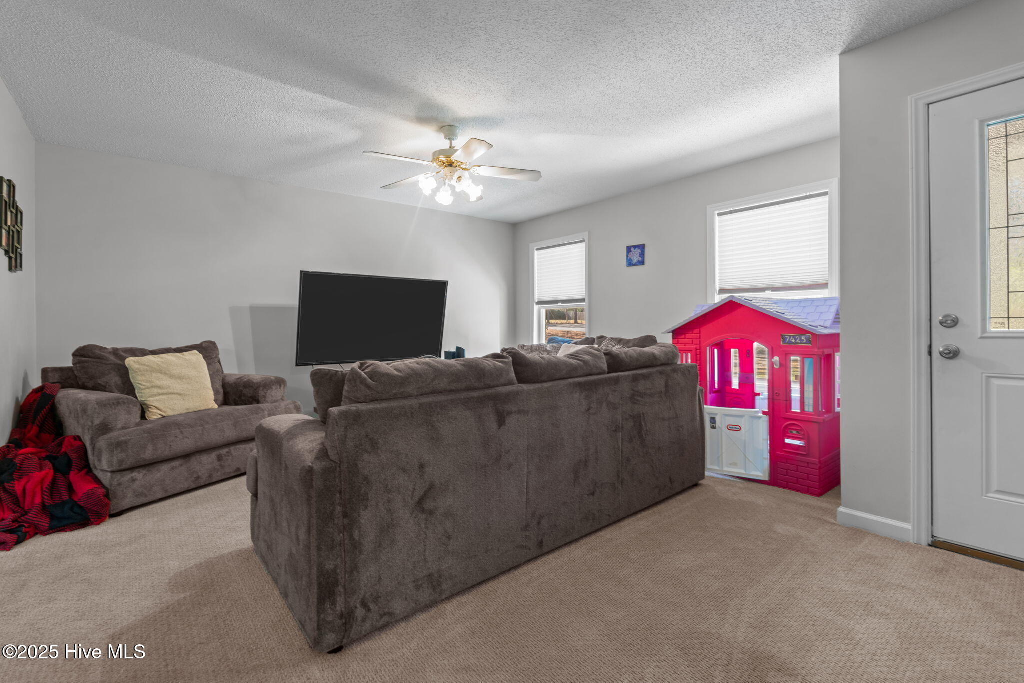 215 North Pear Street Pinebluff, NC 28373 - Photo 27 of 57 Living Room