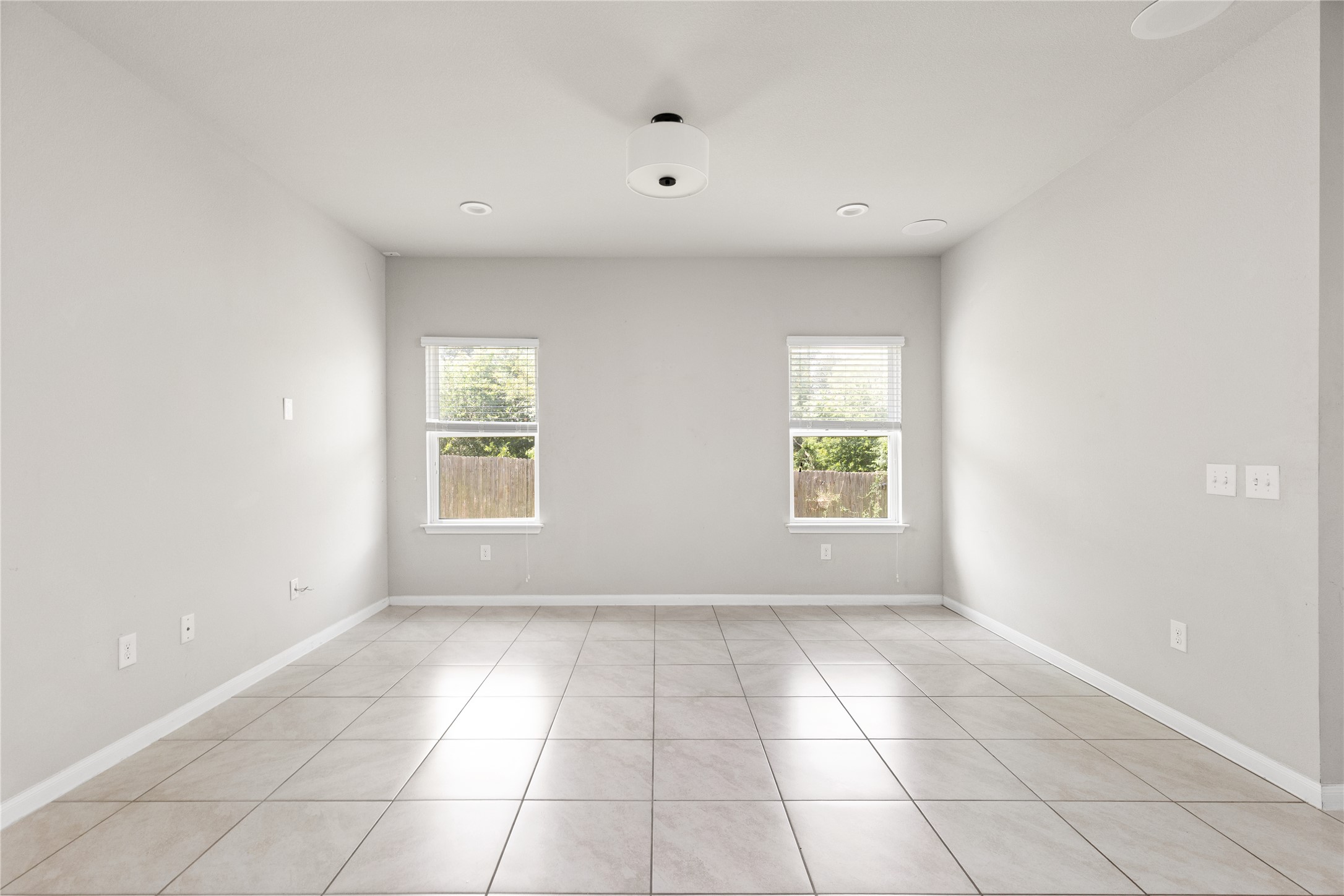 6601 Ranchito Drive Austin, TX 78744 - Photo 7 of 28