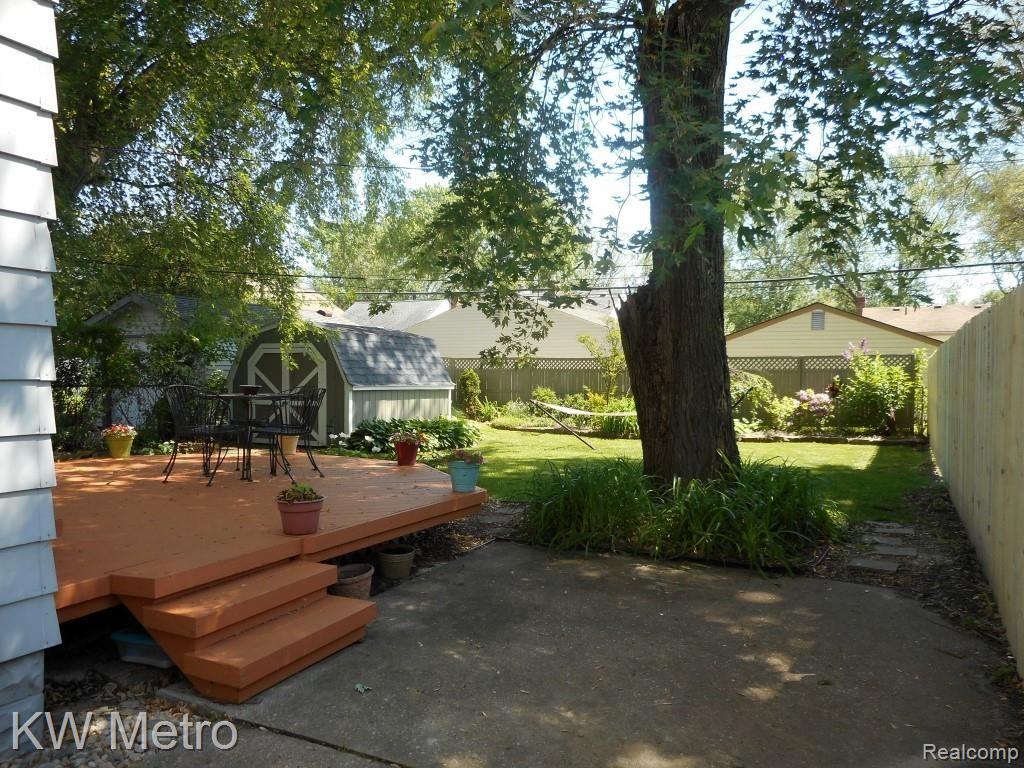 987 Columbia Road Berkley, MI 48072 - Photo 29 of 36