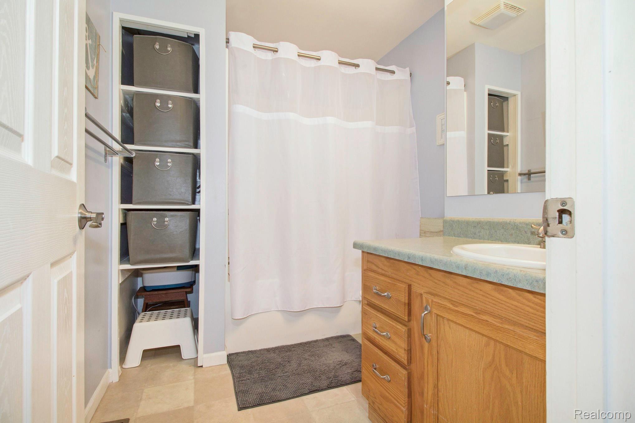 2432 Fisher Road Howell, MI 48855 - Photo 16 of 23 IMG_0814_5.jpg