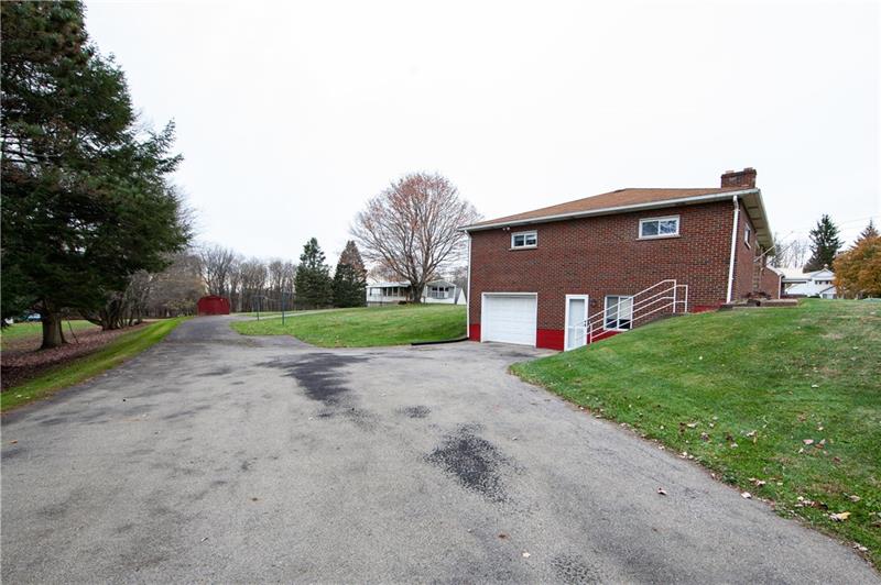 408 Saxonburg Road Butler, PA 16002 - Photo 3 of 18