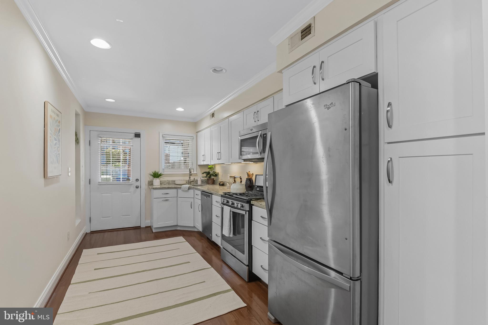 911 South Curley Street Baltimore, MD 21224 - Photo 13 of 40