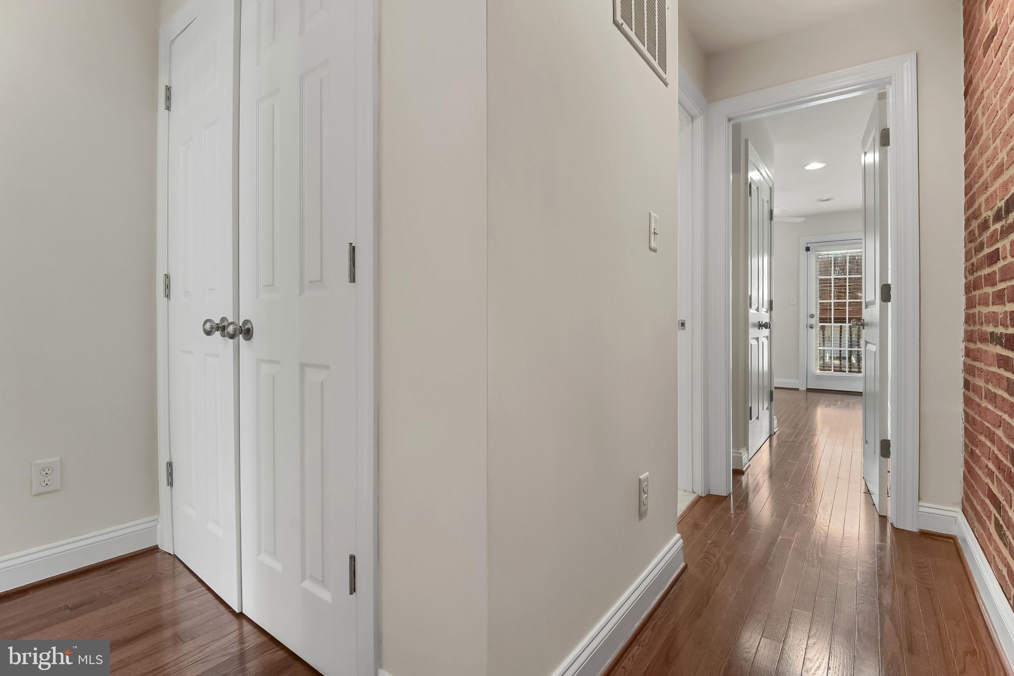 911 South Curley Street Baltimore, MD 21224 - Photo 16 of 40