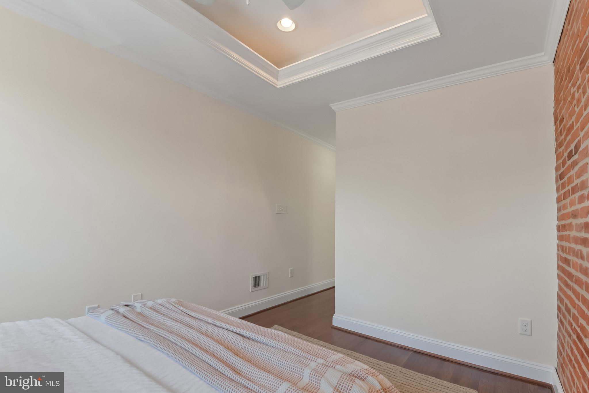 911 South Curley Street Baltimore, MD 21224 - Photo 24 of 40