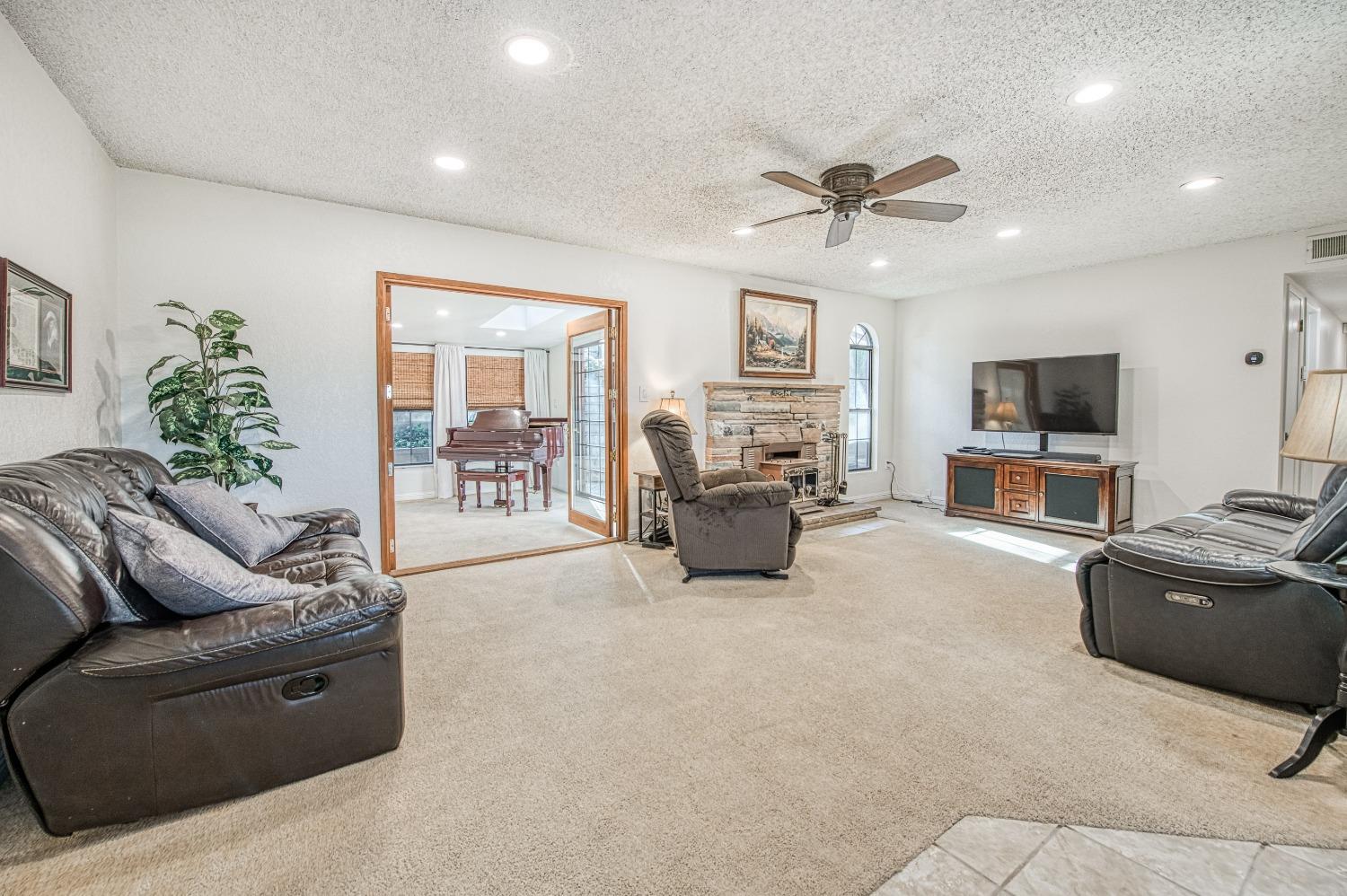 30128 Auberry Road Prather, CA 93651 - Photo 5 of 99