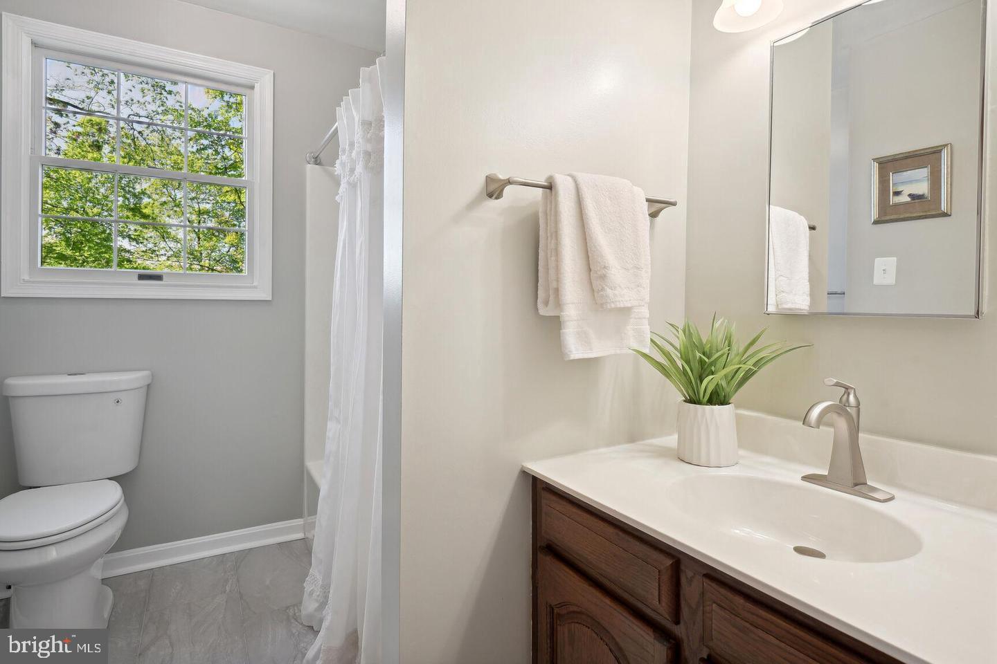 100 Summit Hall Road Gaithersburg, MD 20877 - Photo 18 of 28 Full bath on second level