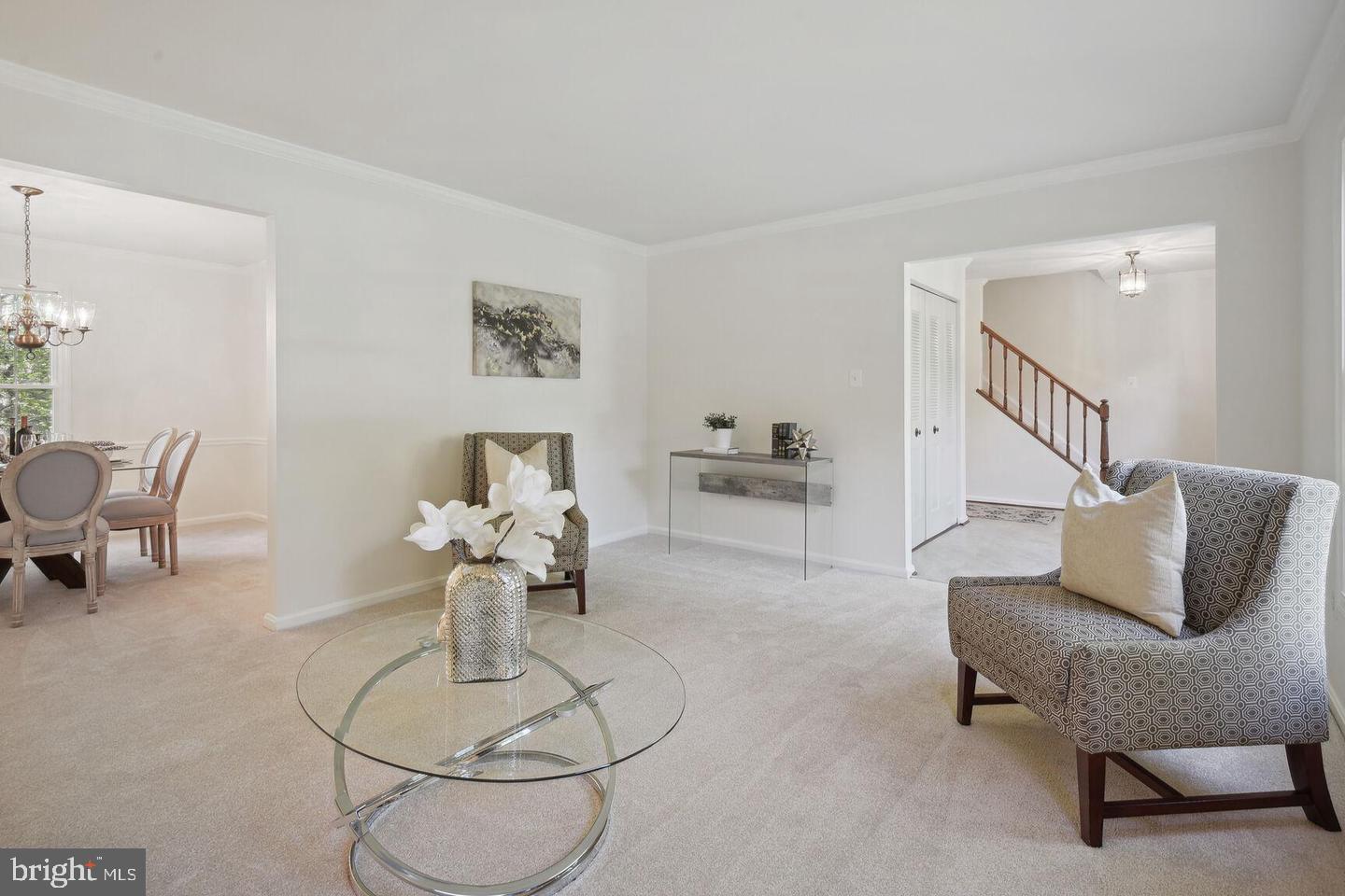 100 Summit Hall Road Gaithersburg, MD 20877 - Photo 5 of 28 Living room