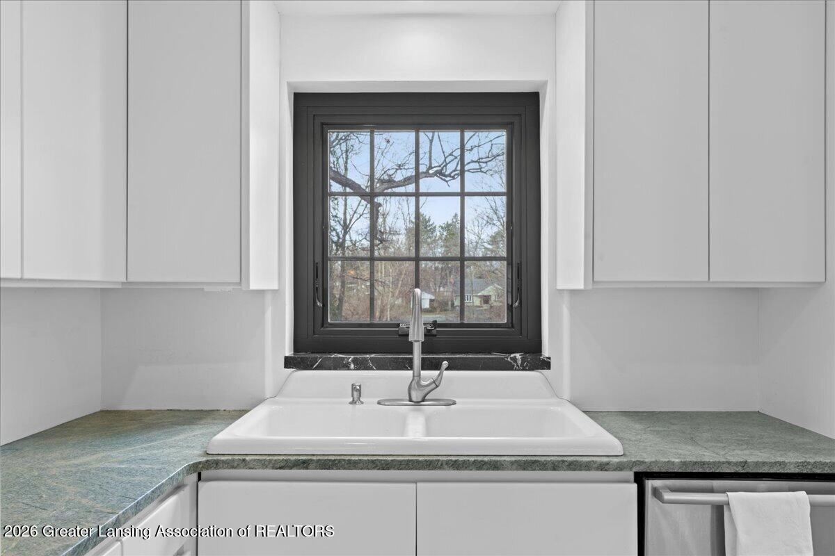 2593 Mt Hope Road Okemos, MI 48864 - Photo 19 of 46 24-Media Jett - 37