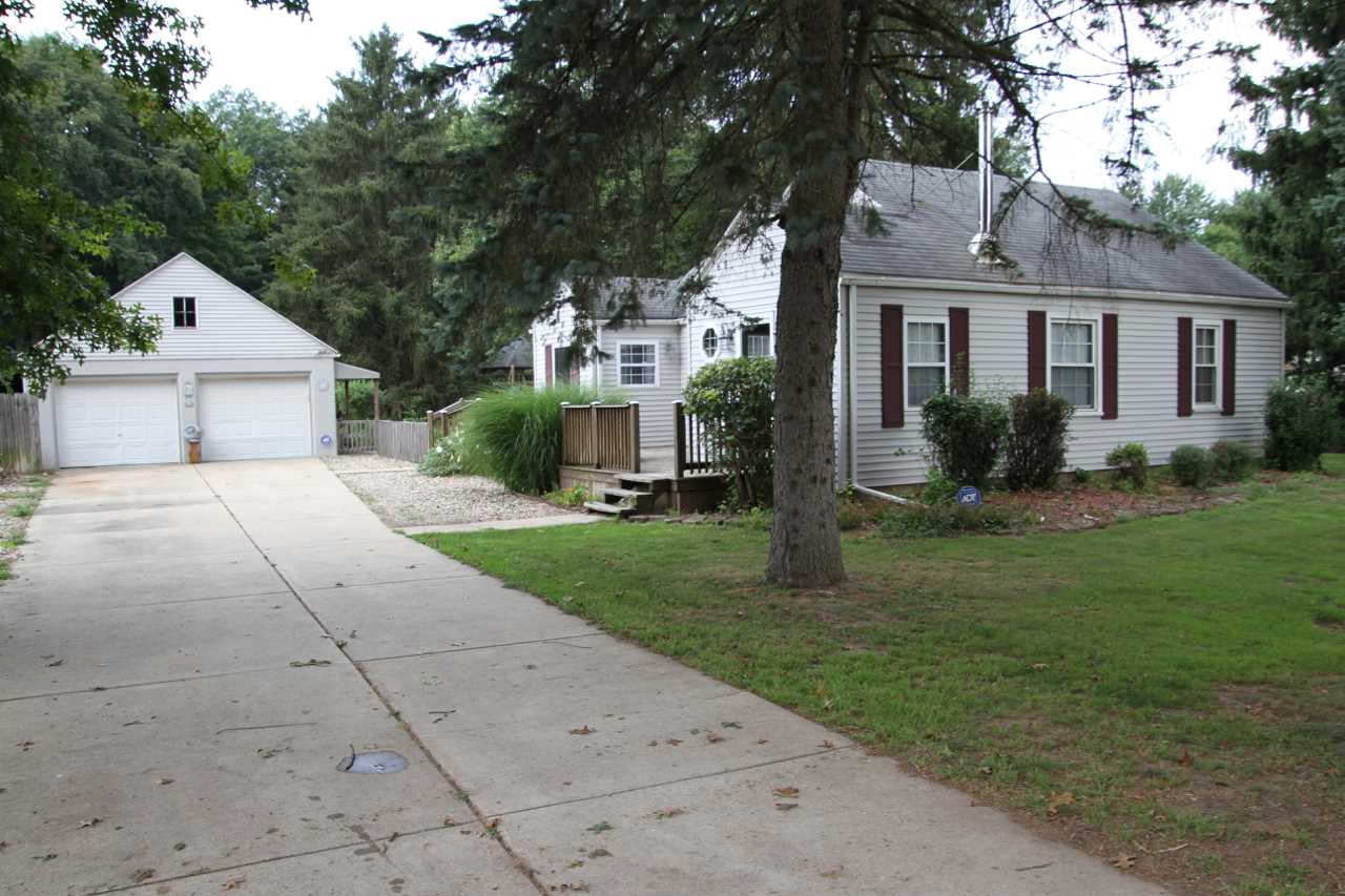 56875 Butternut Road South Bend, IN 46619 - Photo 4 of 34 Gallery Image 4