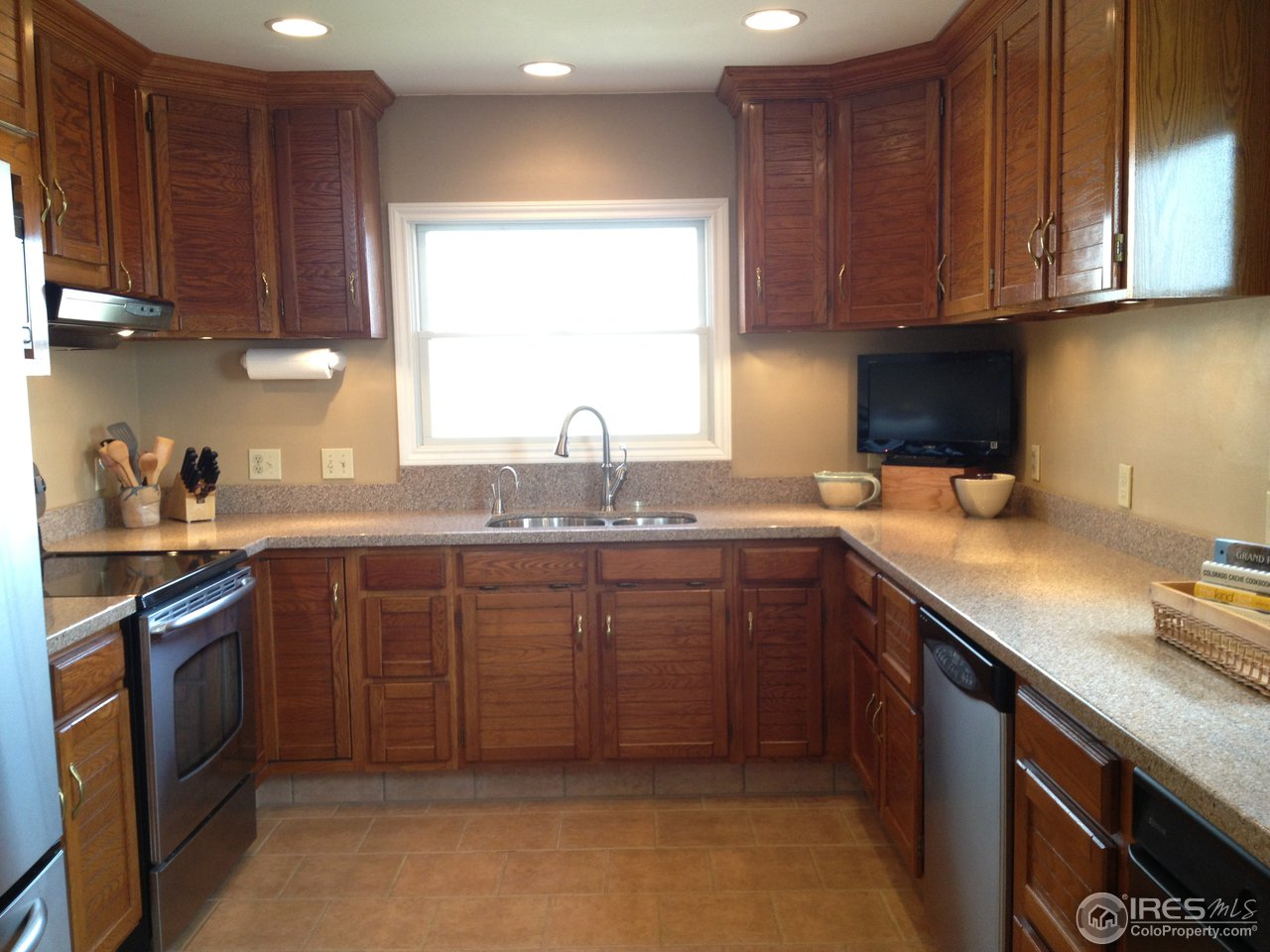 813 Gould Road Berthoud, CO 80513 - Photo 7 of 25 Silestone Coutertops