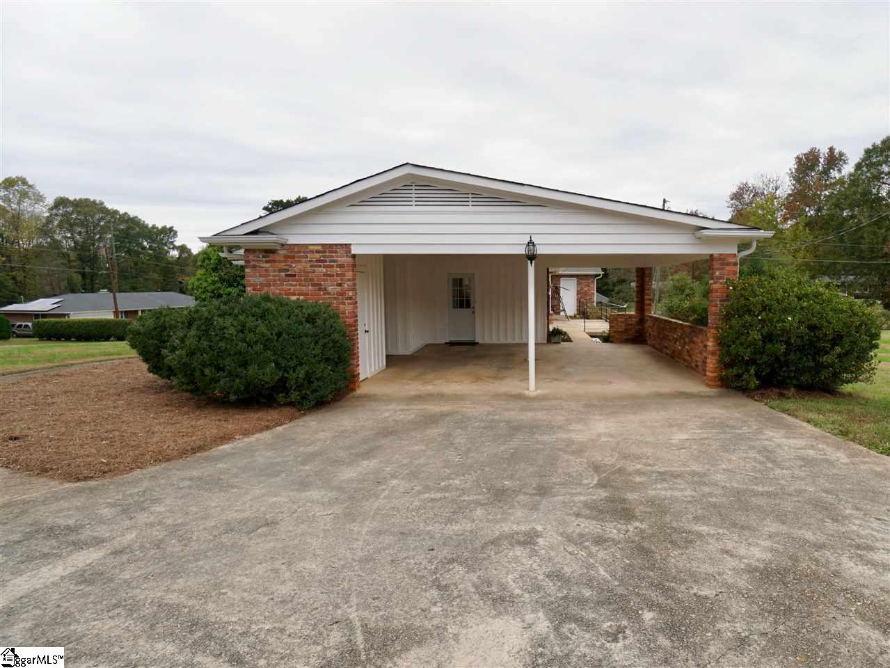 703 Timberlake Road Anderson, SC 29625 - Photo 4 of 23 Gallery Image 4