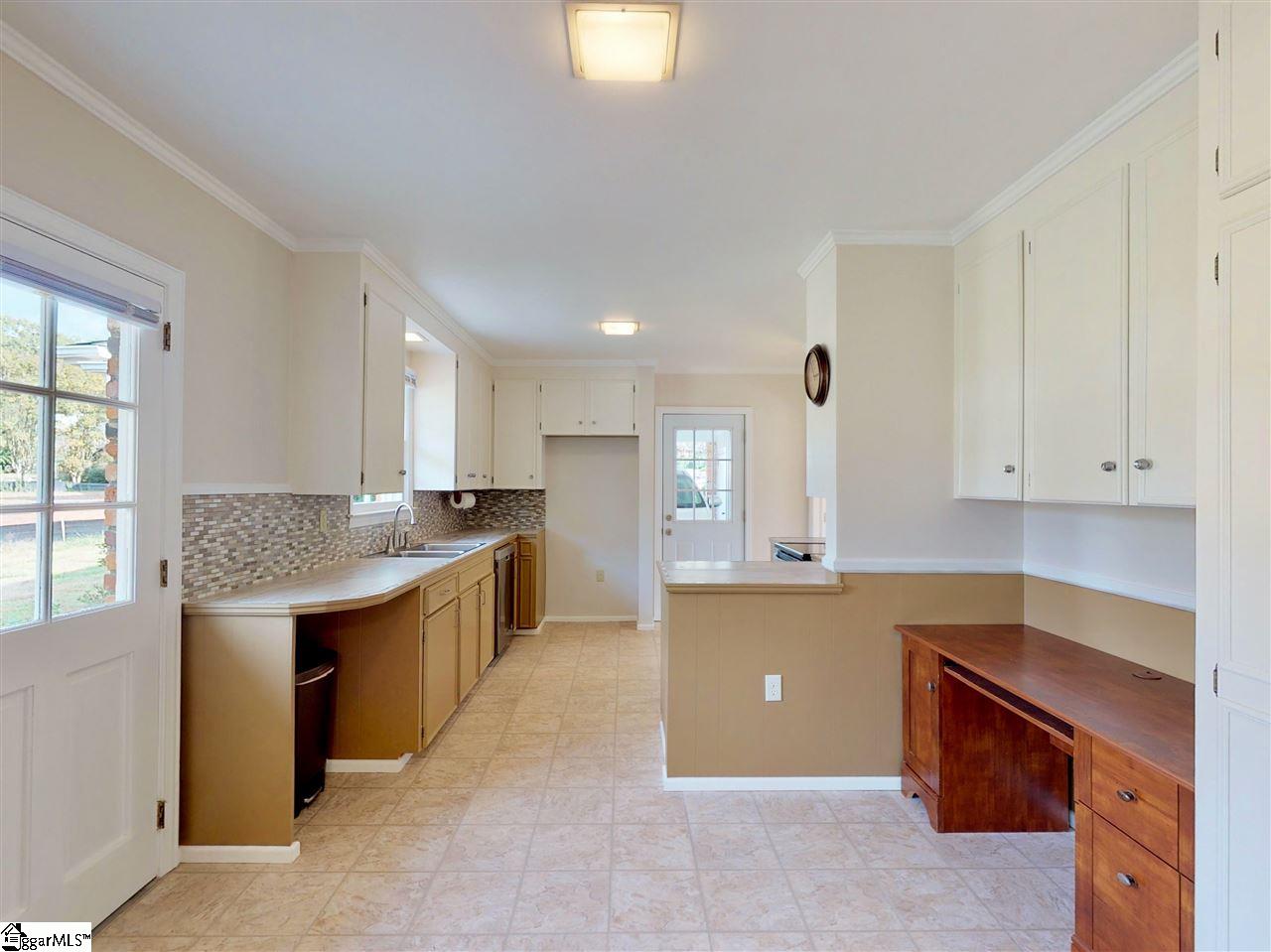 703 Timberlake Road Anderson, SC 29625 - Photo 9 of 23 Gallery Image 9