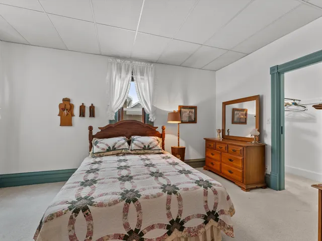 $198,800 | 617 North 7th Street, Manitowoc, WI 54220