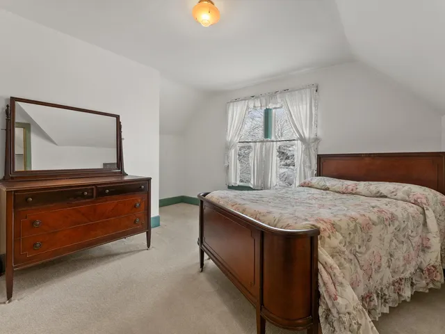 $198,800 | 617 North 7th Street, Manitowoc, WI 54220