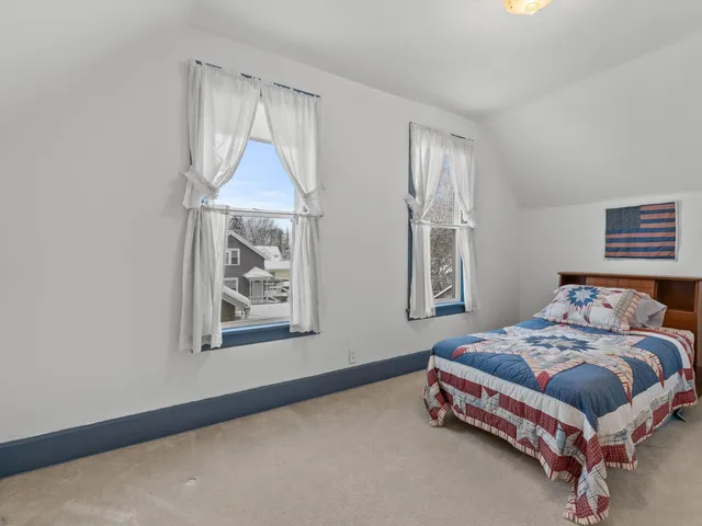 $198,800 | 617 North 7th Street, Manitowoc, WI 54220