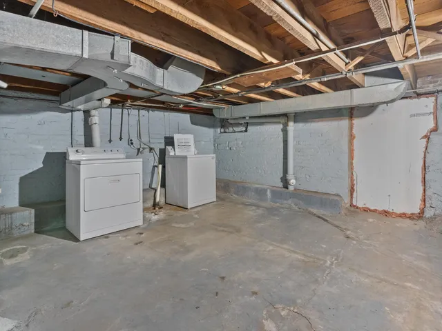 $198,800 | 617 North 7th Street, Manitowoc, WI 54220