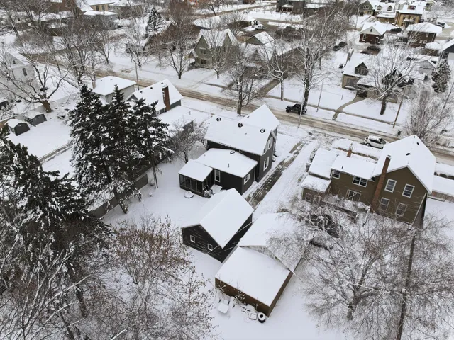 $198,800 | 617 North 7th Street, Manitowoc, WI 54220