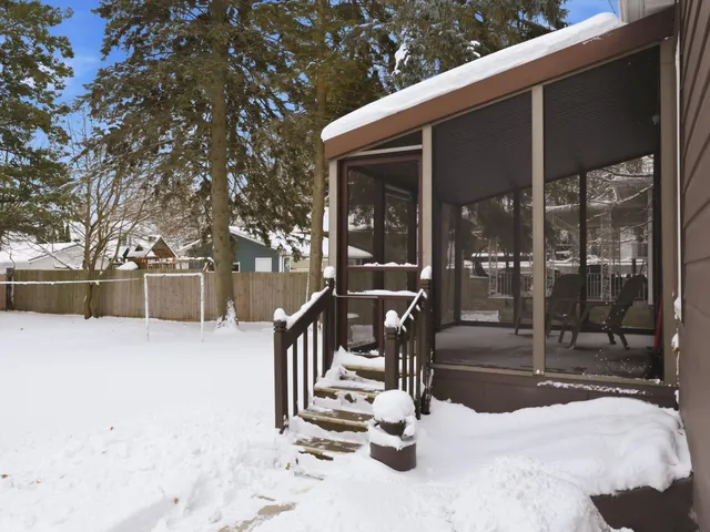 $198,800 | 617 North 7th Street, Manitowoc, WI 54220