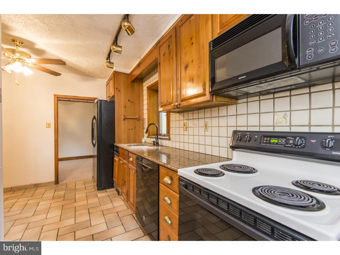 623 Cedar Grove Road Broomall, PA 19008 - Photo 8 of 25 Gallery Image 8