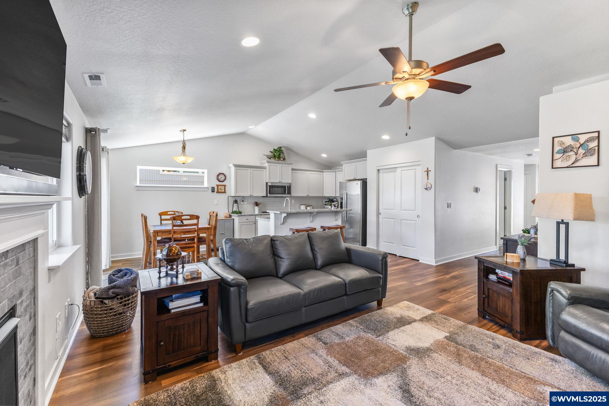 2216 Falcon Avenue Stayton, OR 97383 - Photo 8 of 31 Gallery Image 8