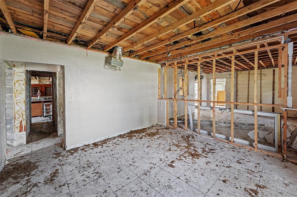 1811 2nd Street Indian Rocks Beach, FL 33785 - Photo 12 of 33 Gallery Image 12