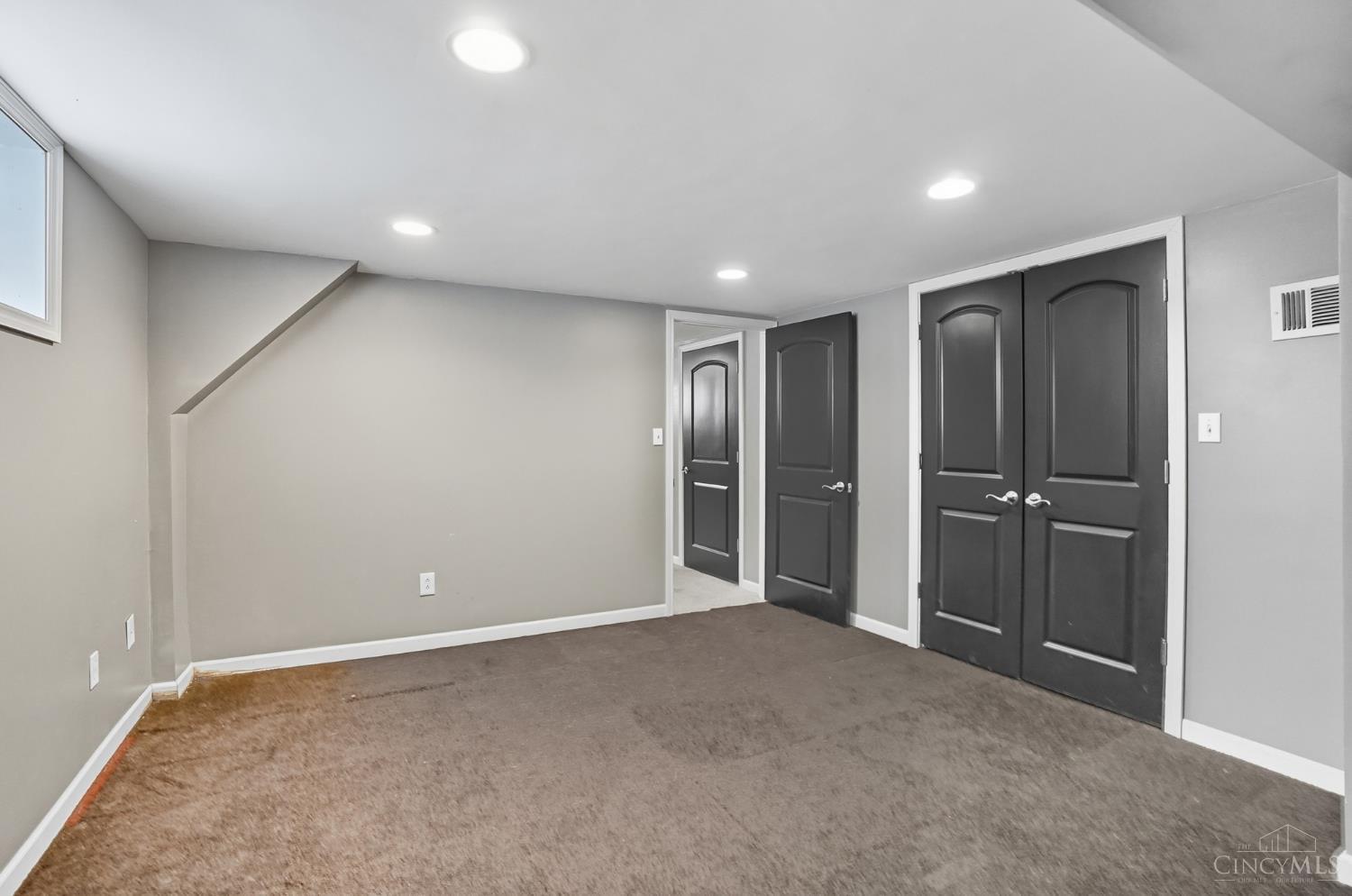 3262 Diehl Road Cincinnati, OH 45211 - Photo 23 of 30 Gallery Image 23