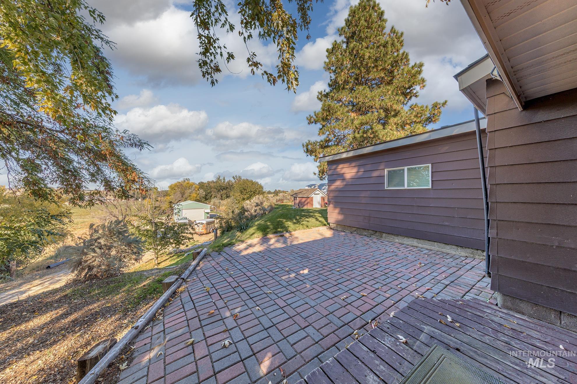 28552 Market Road Caldwell, ID 83607 - Photo 25 of 50 View of patio / terrace