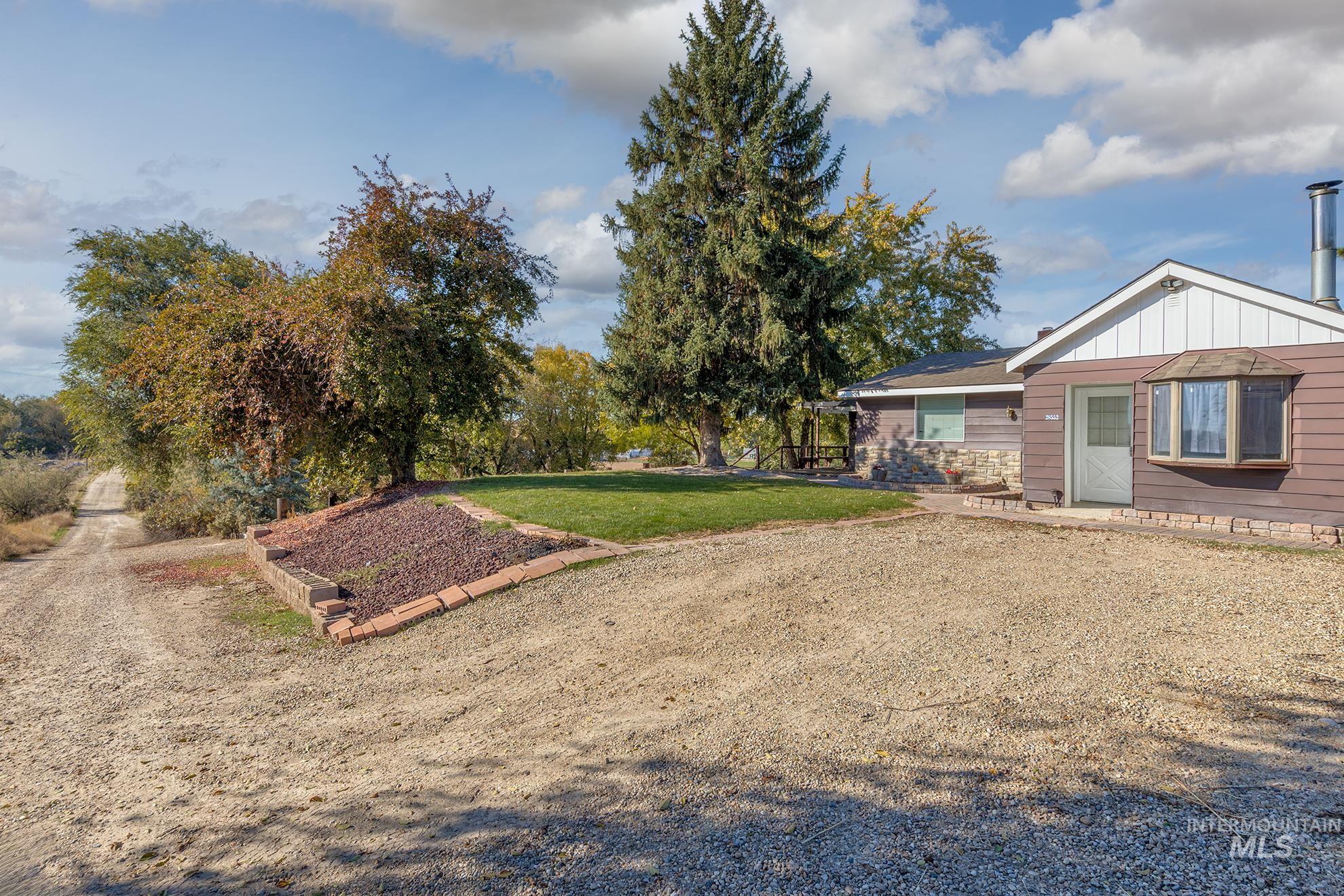 28552 Market Road Caldwell, ID 83607 - Photo 49 of 50 View of green lawn