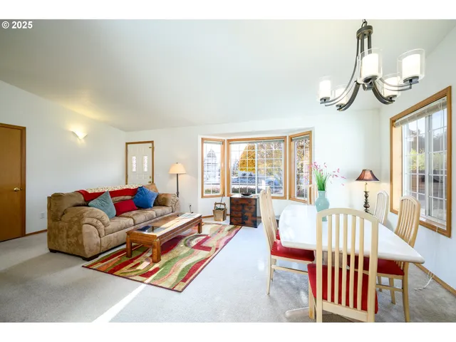 $429,900 | 700 Bell Street, Dayton, OR 97114