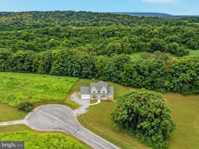 $799,000 | 21 Nimitz Lane, Hedgesville, WV 25427