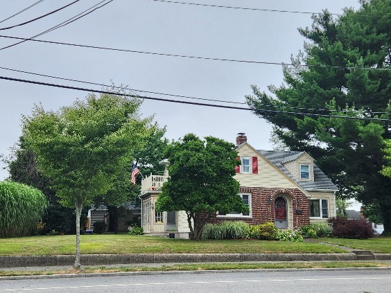 30 Daggett Avenue Pawtucket, RI 02861 - Photo 2 of 49