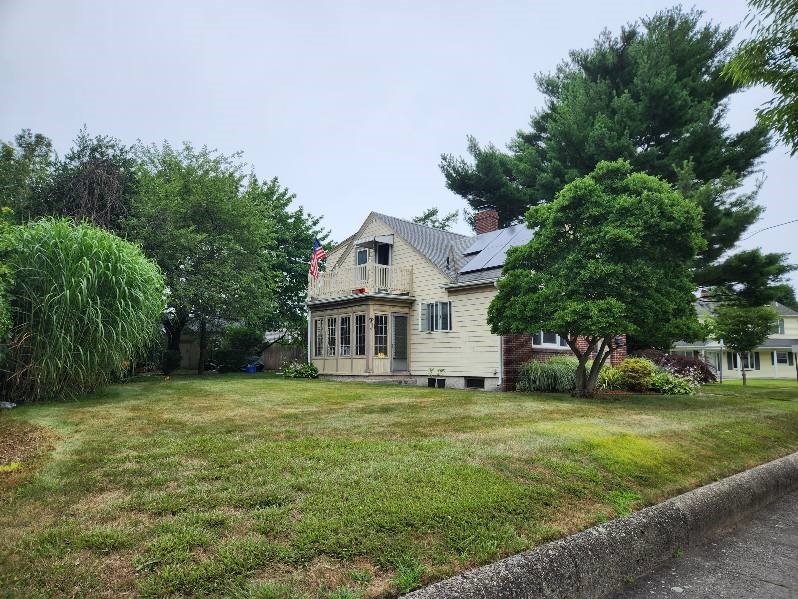 30 Daggett Avenue Pawtucket, RI 02861 - Photo 4 of 49