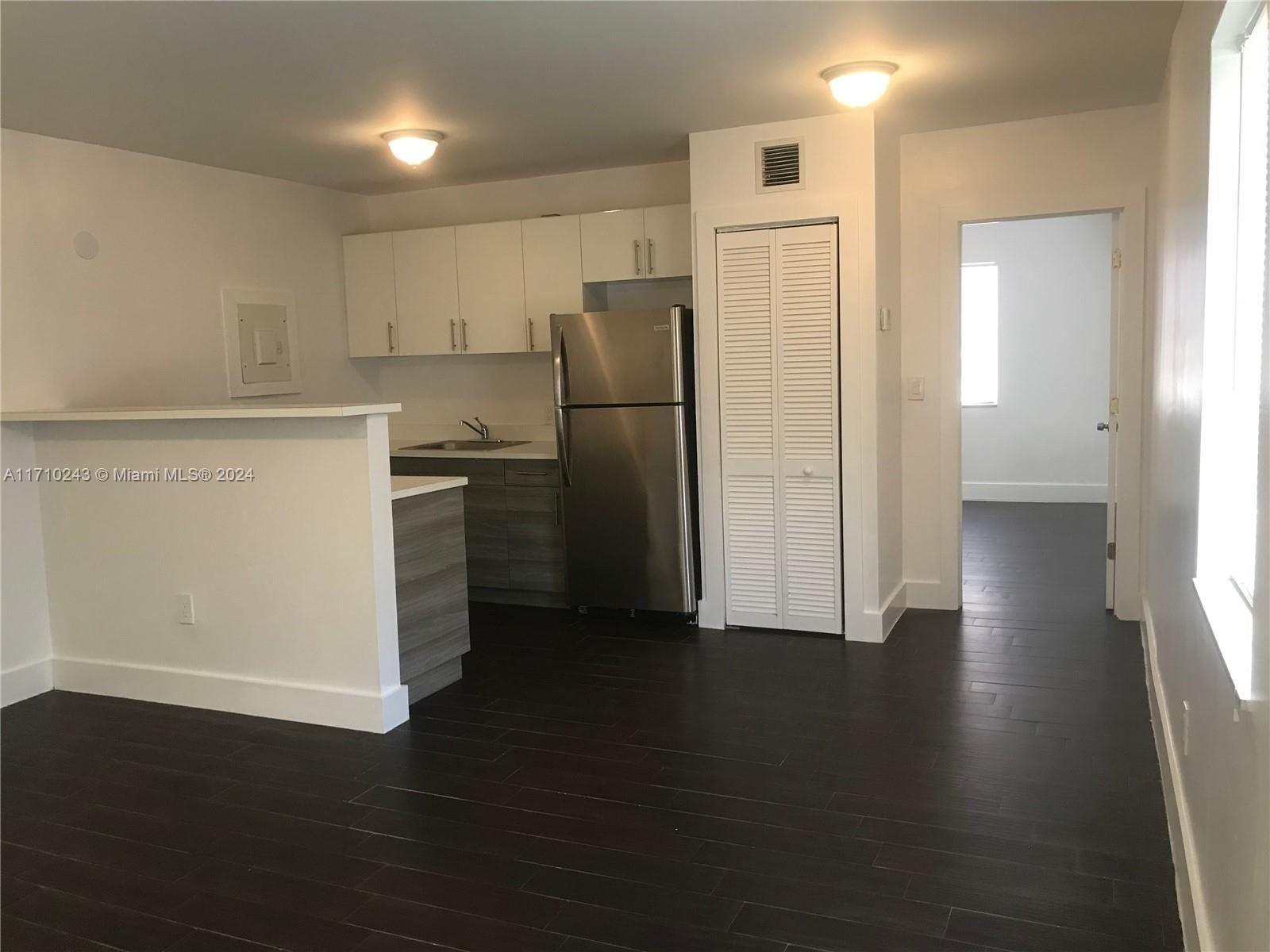 1040 Northwest 3rd Avenue, Unit 7 Miami, FL 33136 - Photo 5 of 11