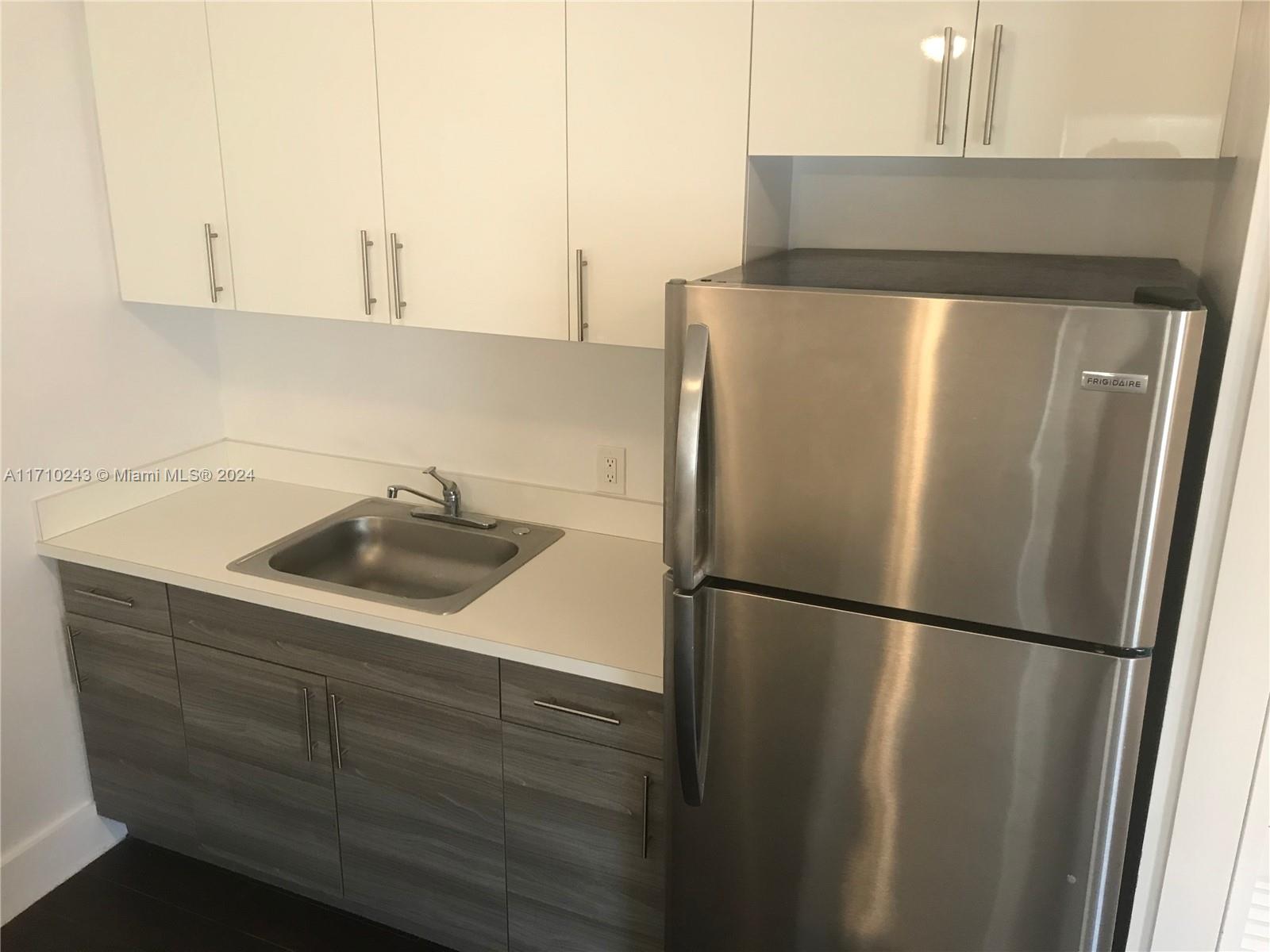 1040 Northwest 3rd Avenue, Unit 7 Miami, FL 33136 - Photo 8 of 11