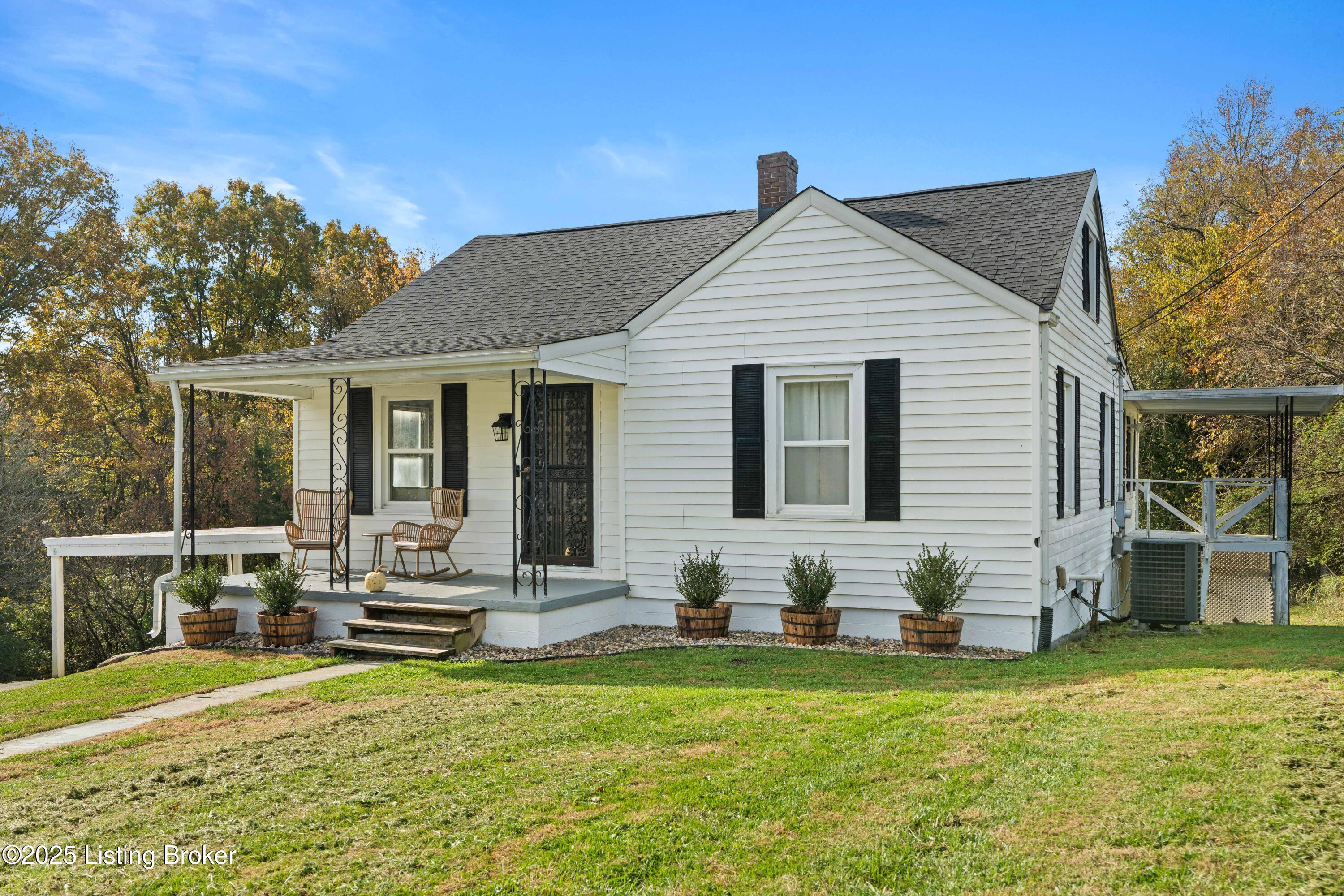 11048 Frankfort Rd