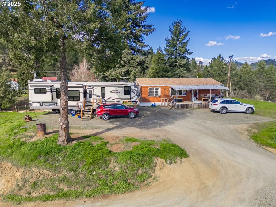 1682 East Riverside Drive Myrtle Creek, OR 97457 - Photo 2 of 32