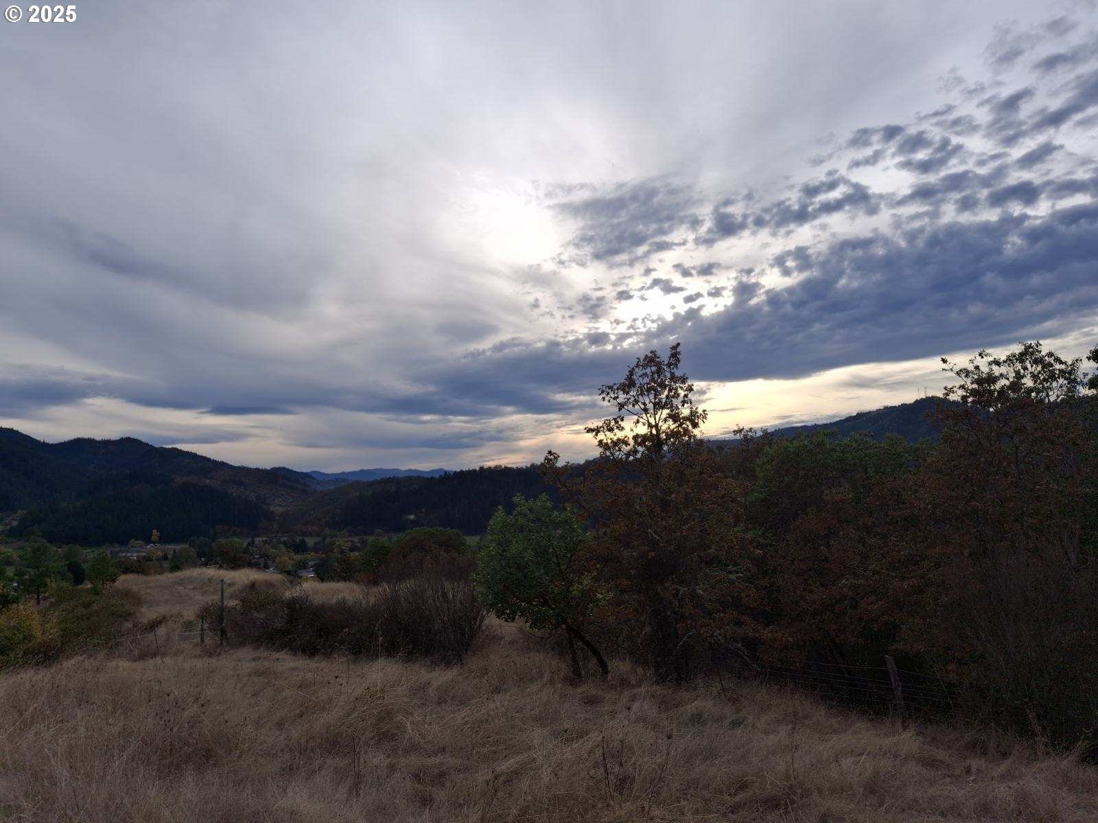 1682 East Riverside Drive Myrtle Creek, OR 97457 - Photo 30 of 32