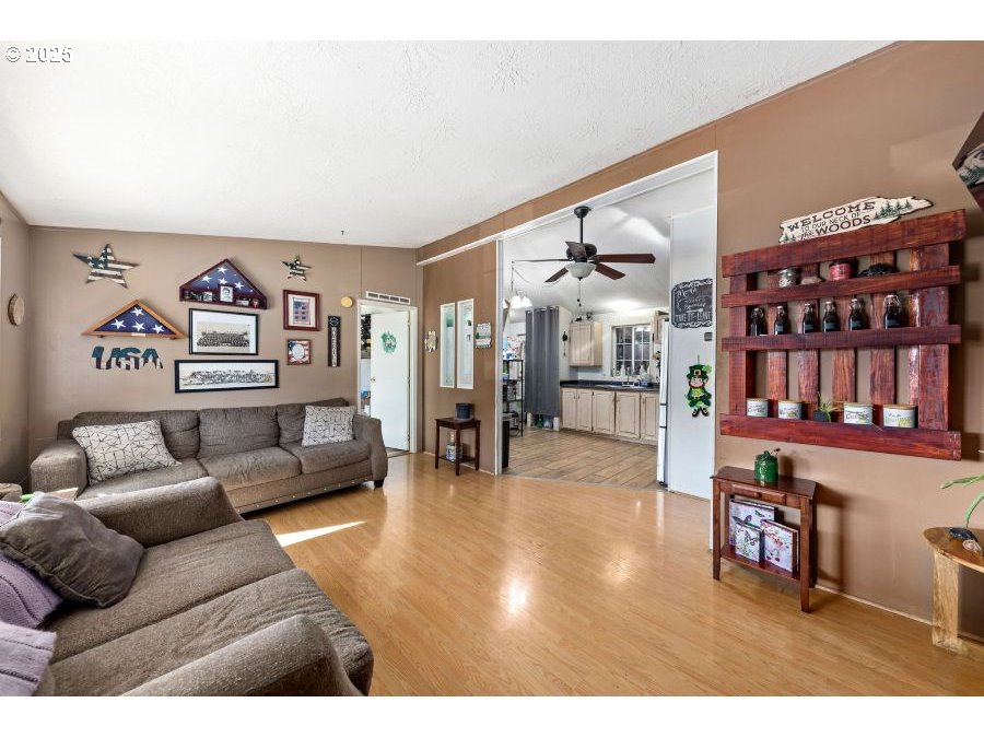 1682 East Riverside Drive Myrtle Creek, OR 97457 - Photo 10 of 32